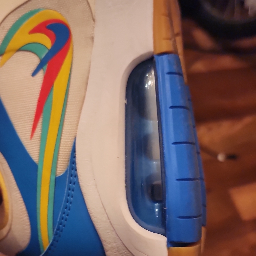Nike Wmns Air Max 200 'Legend of Her - Picture 5 of 11